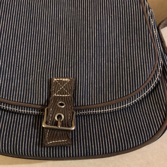 Thirty-One Free To Be Crossbody NWOT! - Picture 6 of 11